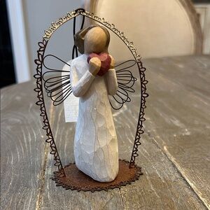 Demdaco Willow Tree Angel Figurine with Heart